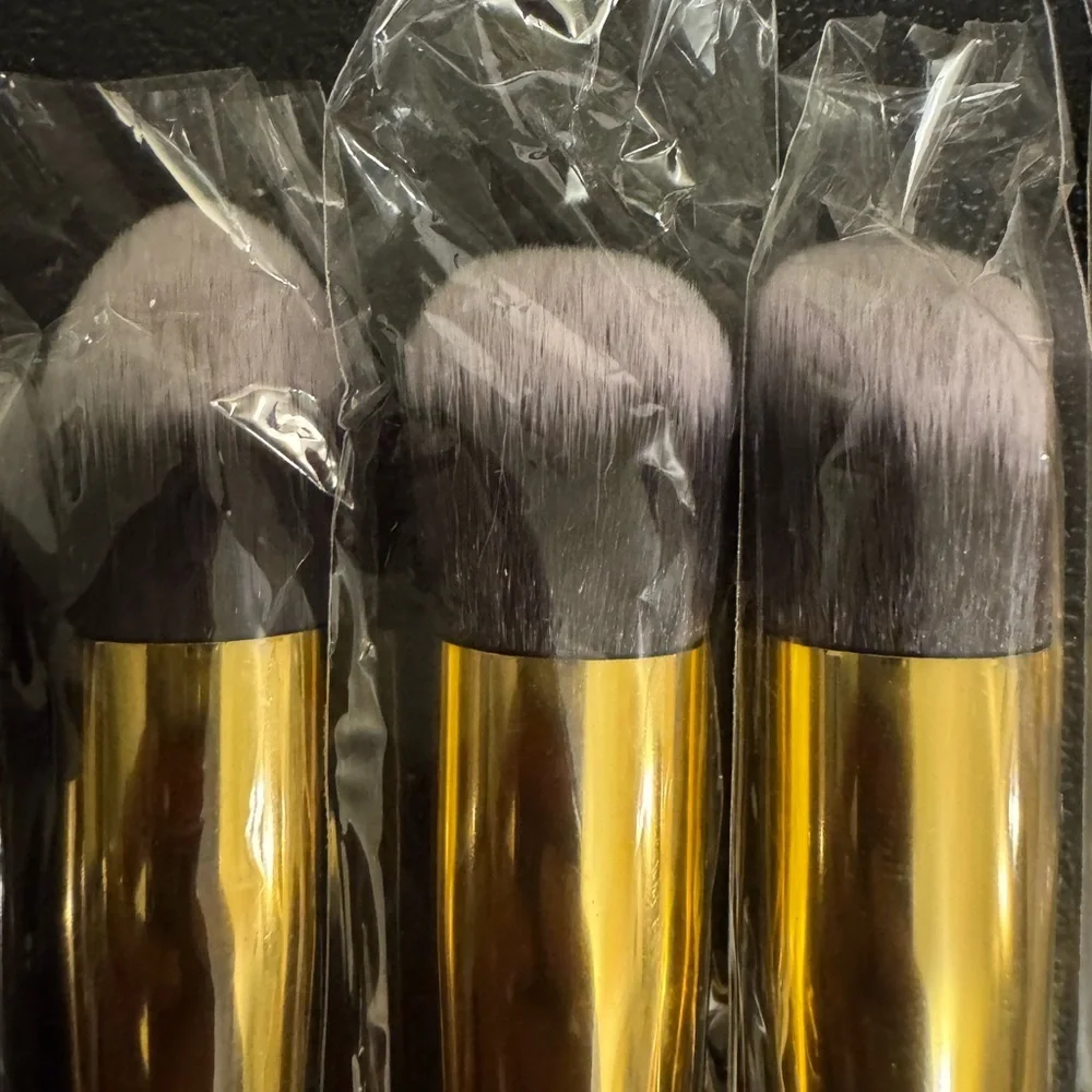 Makeup Brush Set with Pink and Black Handles
